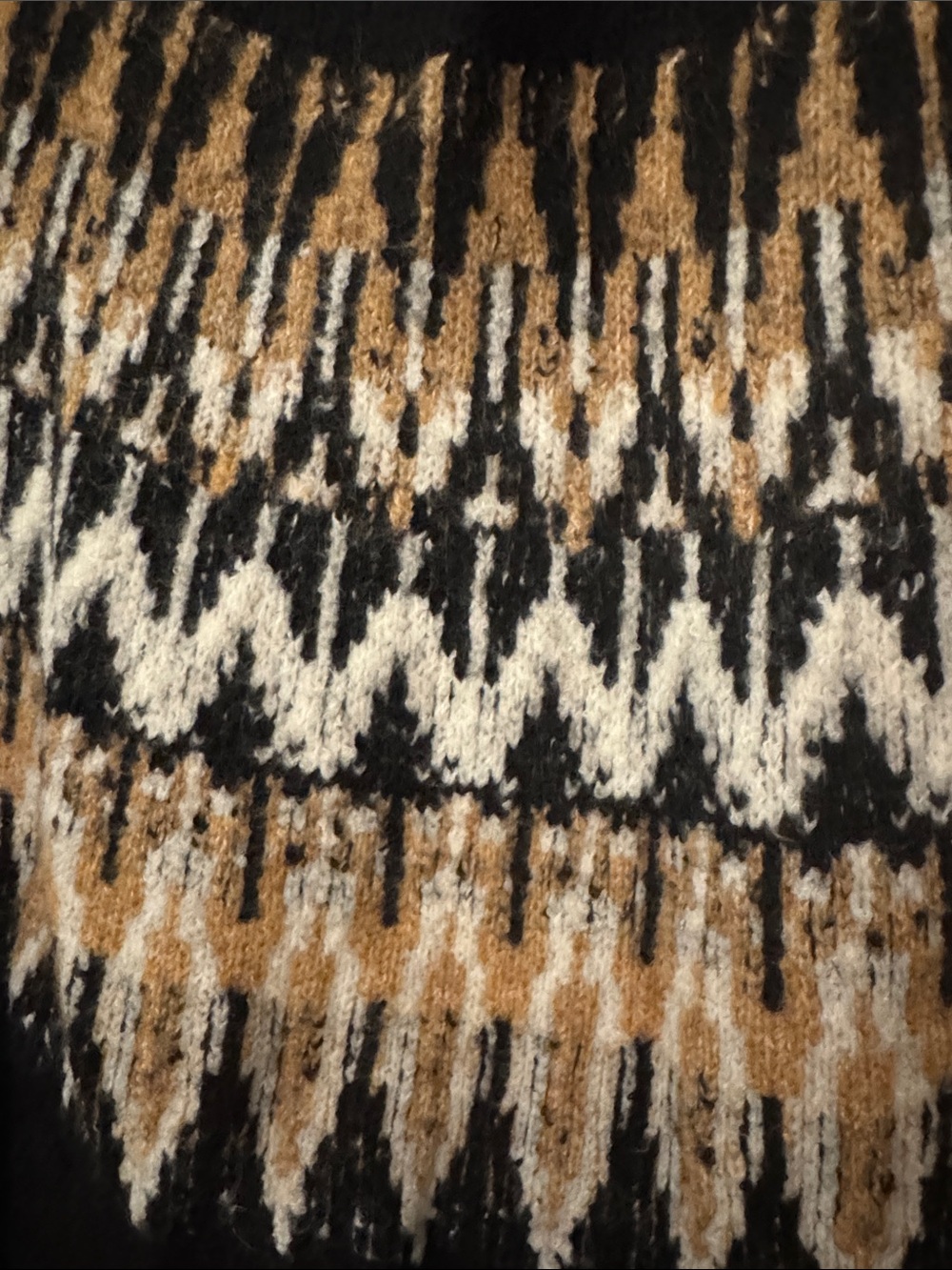 NWT - GORGEOUS AND SOFT Black and Camel Patterned Crewneck Sweater - Women - Picture 2 of 2